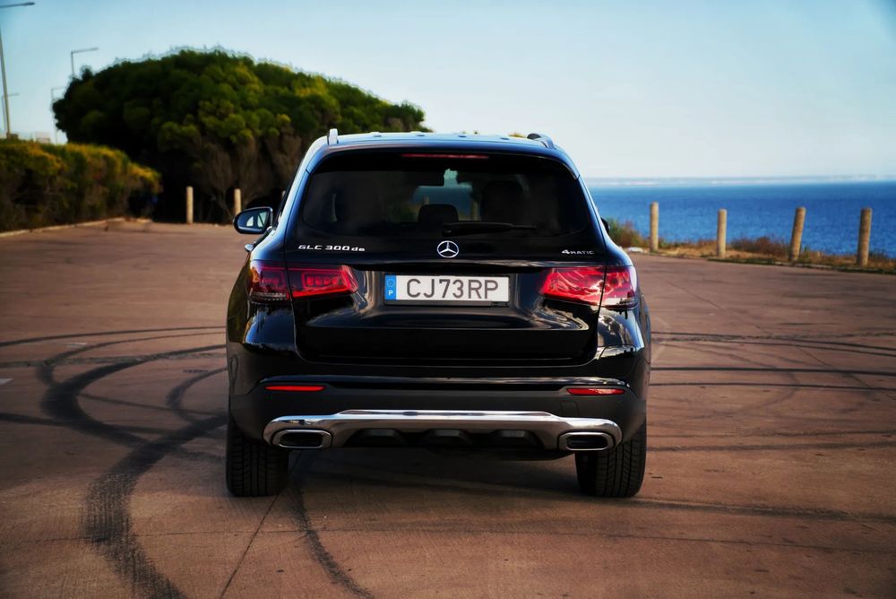Mercedes-Benz GLC 300 de 4Matic 9G-TRONIC AMG Line foto 5