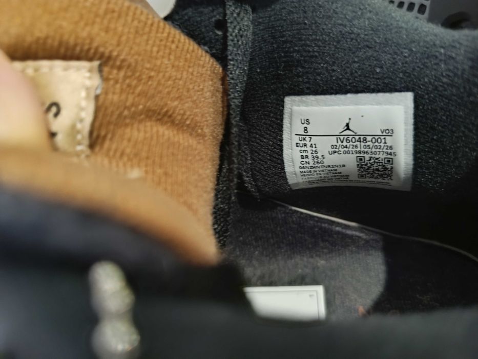 Sapatilhas Jordan 4 London