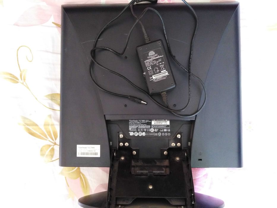 Монитор ViewSonic VG700B