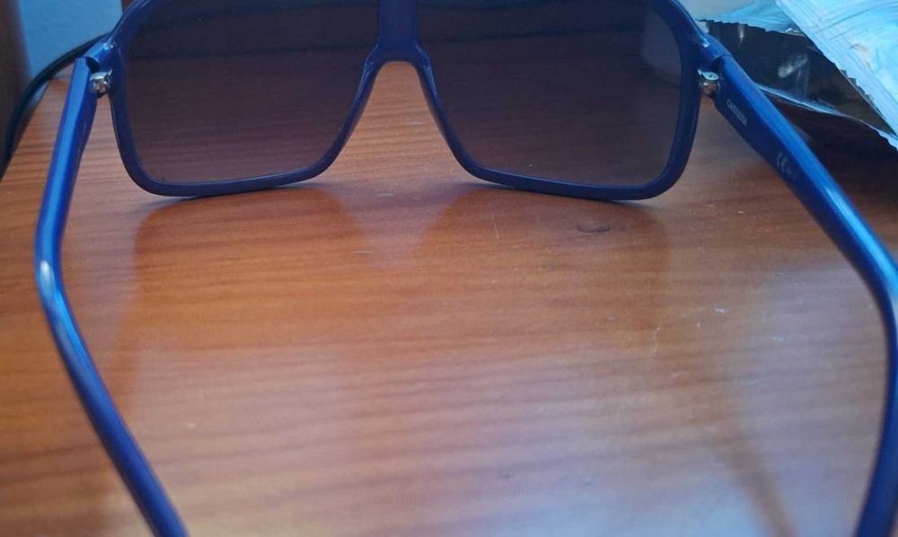 Óculos de sol -  Carrera 5530 3D1KM - excelente estado e optimo preço