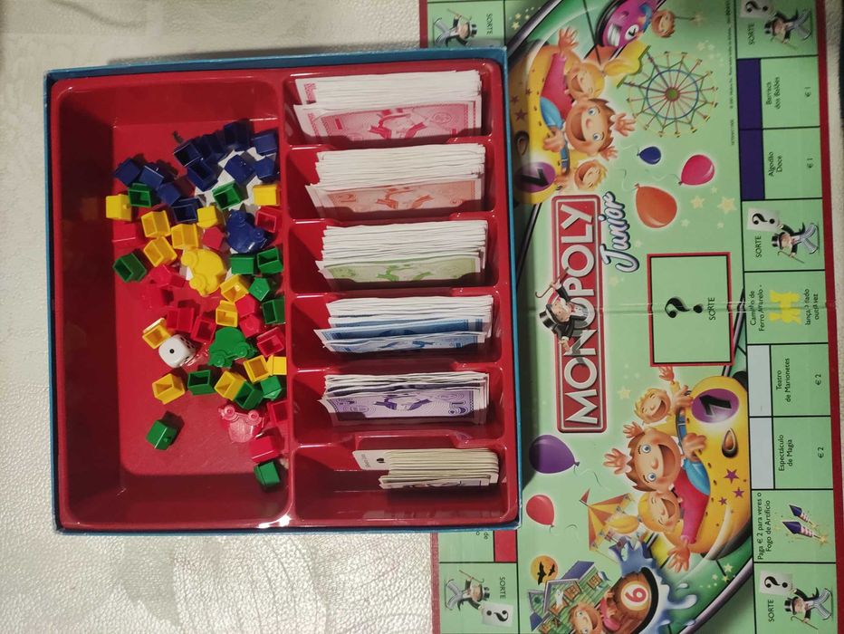 MONOPOLY Júnior - O Jogo da Montanha Russa do Dinheiro