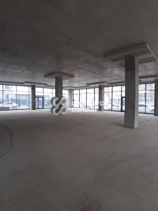 Продаж фасадного приміщення в БЦ по вул. Хімічній , 1328 м2