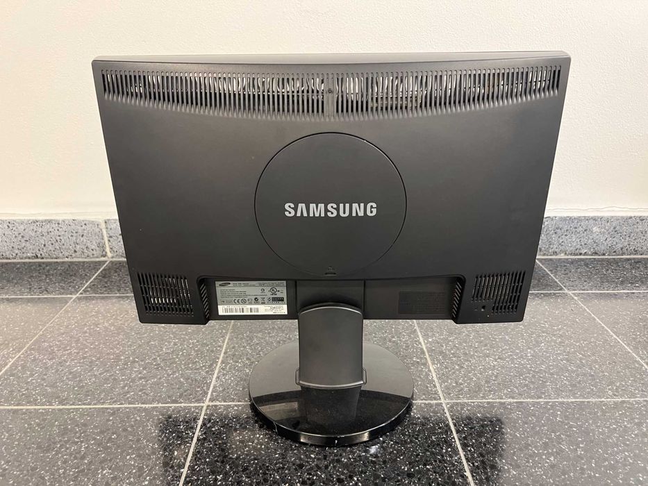 Monitor Samsung 2243LNX