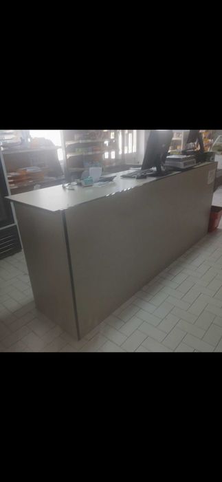 Balcão de atendimento / Balcão de caixa comercial.