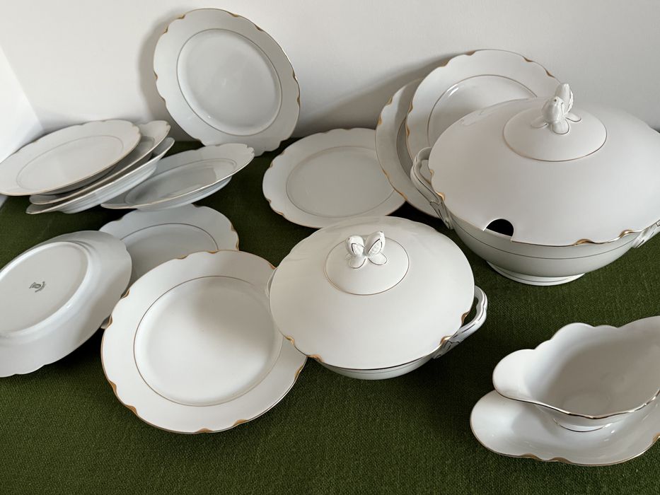 Duży zestaw obiadowy że złoceniami porcelana