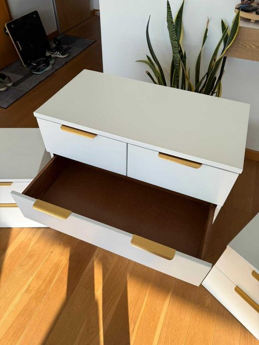 Conjunto de Comoda e 2 mesas de cabeceira