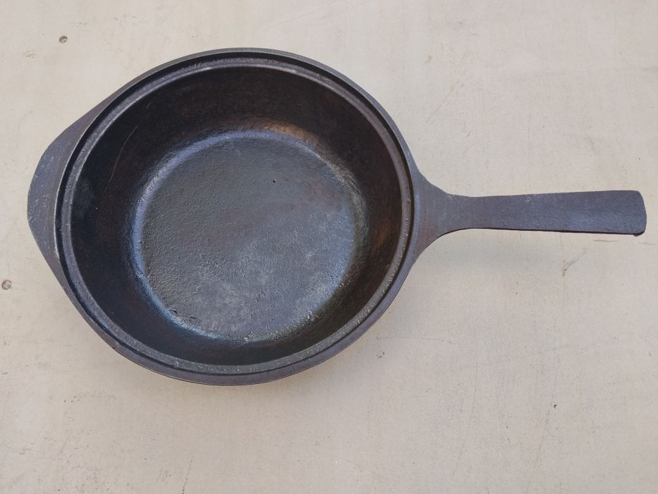 Продам сковороду чугунную