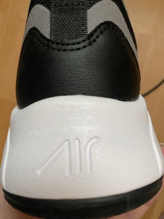 кроссовки женские Nike