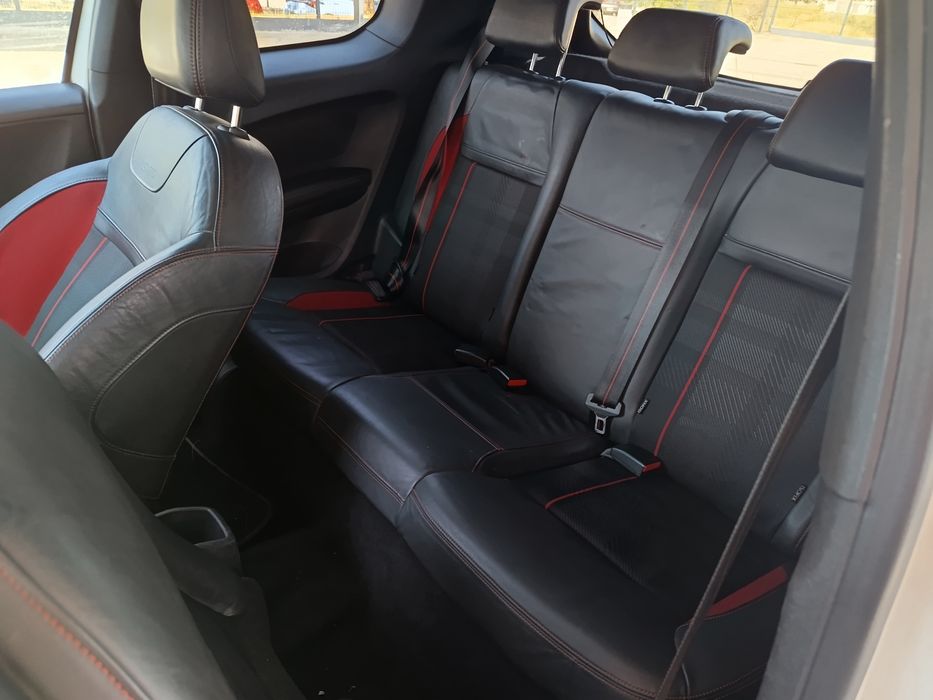 Peugeot 208 GTI 2013