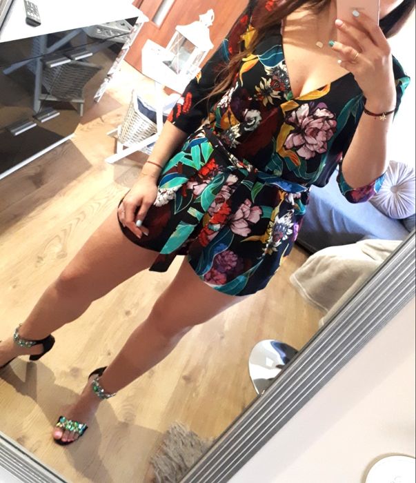 Elegancki kombinezon w kwiatki river island