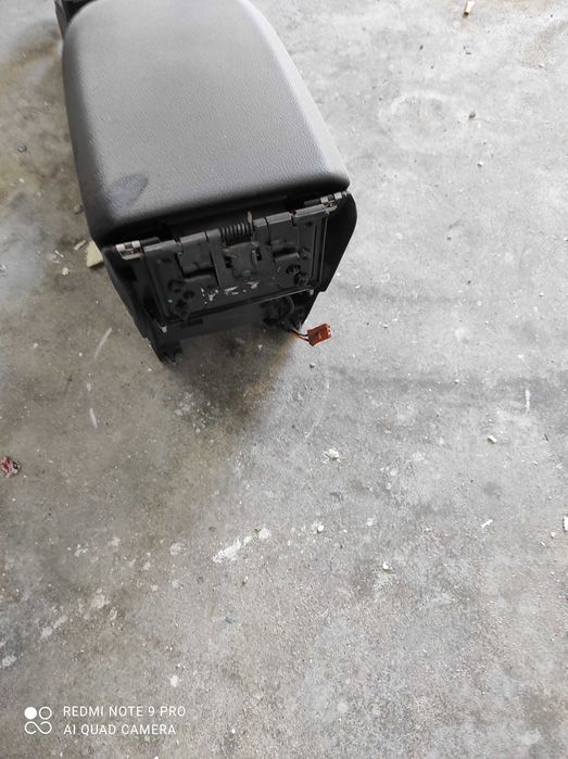 Consola Central/Apoio de Braço para Ford Focus 08-2012