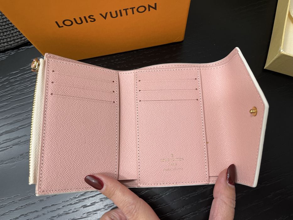 Portfel damski z logo LV Louis Vuitton victorine damier azur