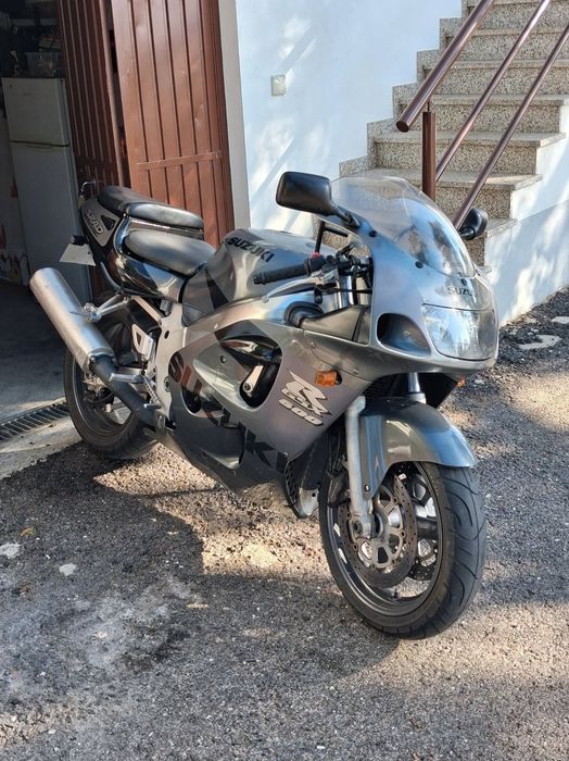 Suzuki GSXR 600 Srad