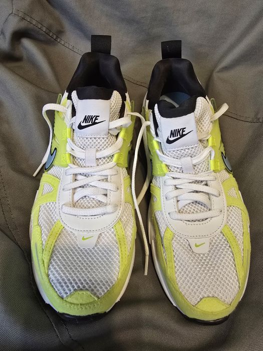 Оригінальні кросівки Nike V2K Run (Розмір 43 / 28 см) — Нові