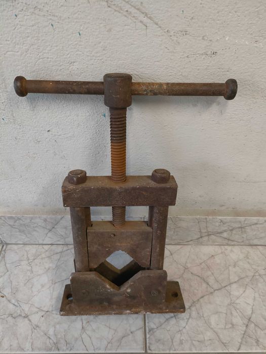 Imadło do rur  (hydrauliczne)