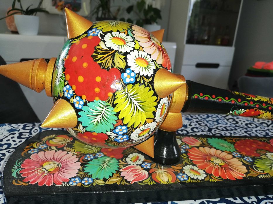 Maczuga na podstawce ręcznie malowana motyw kwiaty