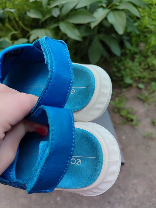 Ecco 32 босоніжки на дівчинку шкіряні сандалі шльопанці взуття ессо