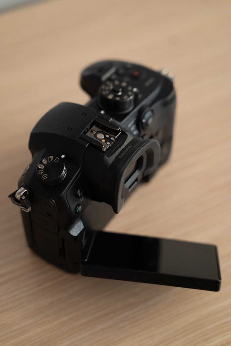 Lumix GH5 + adapter VItrox EF-M2II