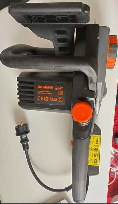 Elektryczna piła łańcuchowa DOVAMAN 2400W + akcesoria