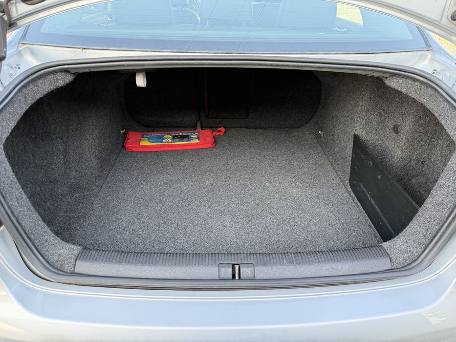 Volkswagen Jetta — fotografia 11
