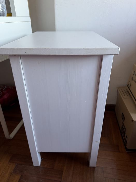 Mesa de cabeceira IKEA