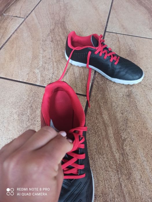 Sprzedam buty do piłki nożnej roz 33