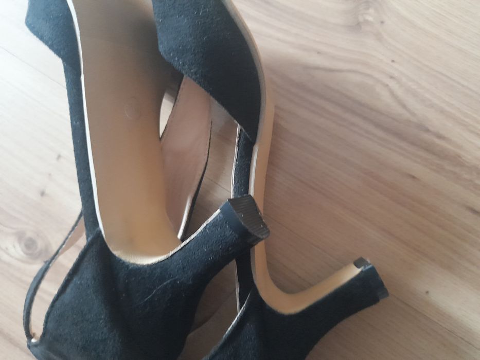 Sandałki czarne zamszowe