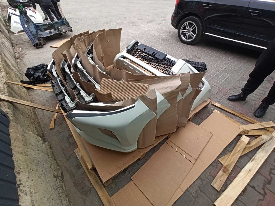 Бампер передний Mitsubishi L200 в наличие б/у