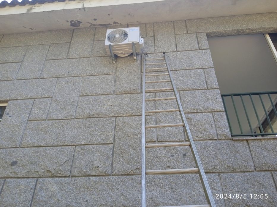 Técnico instalador de ar condicionado