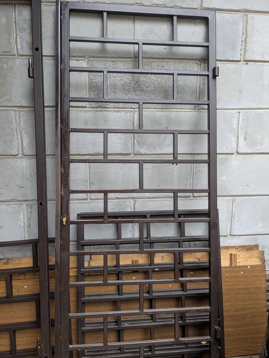 Drzwi antywłamaniowe z ramą