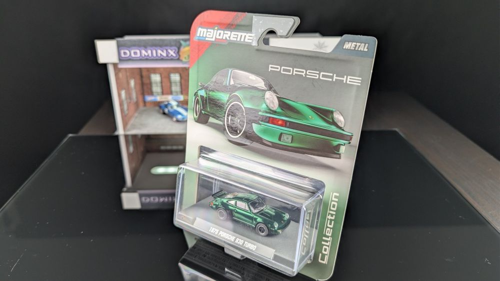 1975 Porsche 930 Turbo Majorette z gablotką