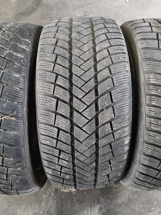 Opony vredestein 255/40/r20