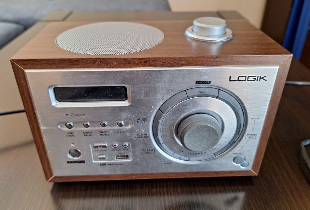 Radiobudzik Logik
