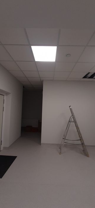 Uwaga!!! Świeżo malowane itp.