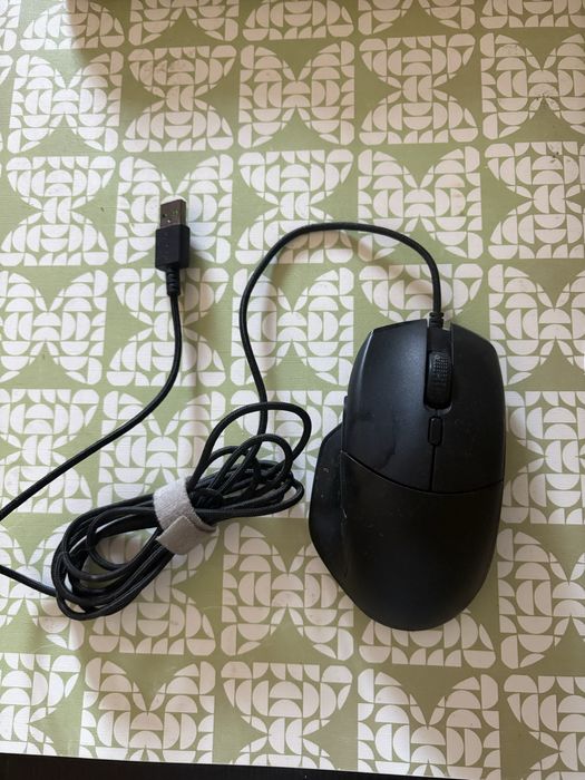 Rato razer essential