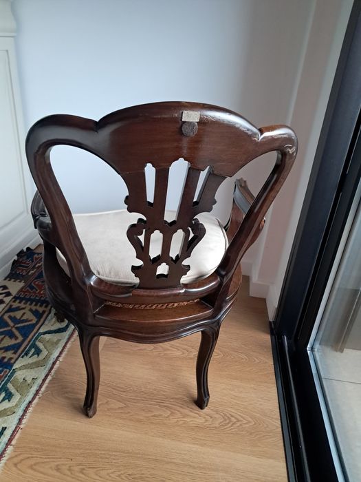 Cadeirão em madeira maciça