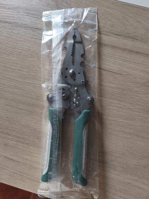 Alicate multifunções