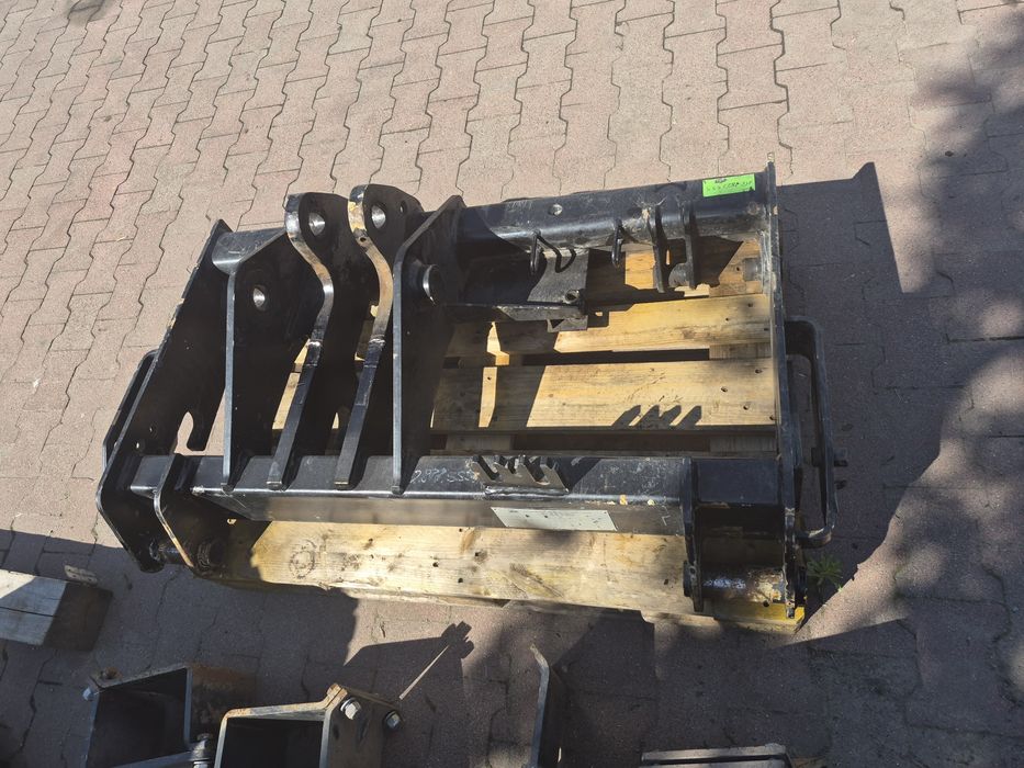 Ramka karetka jcb q fit