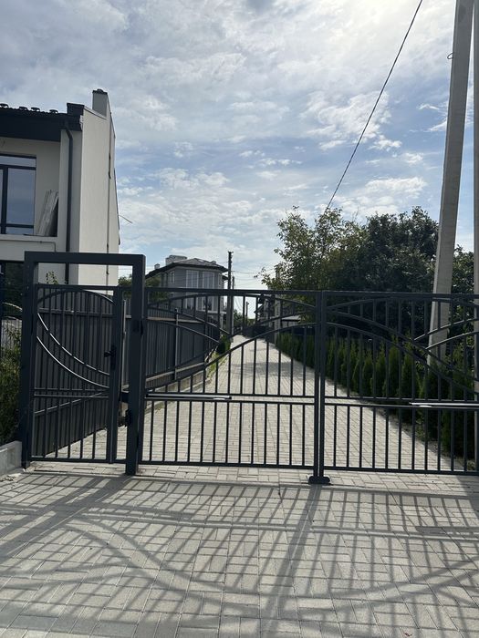 Продається чудова ділянка у м. Львів. Власник - Вид 3