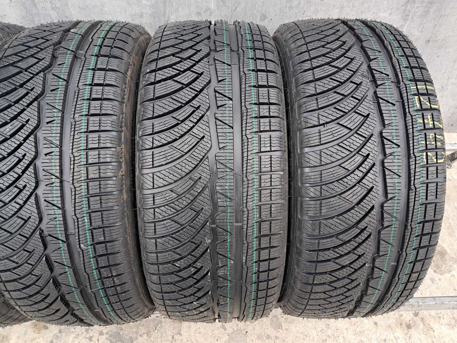 Резина зимова. НОВА 235/40 R18 Michelin Pilot Alpin PA4 *