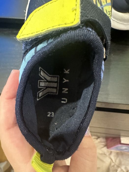 Кросівки дитячі нові