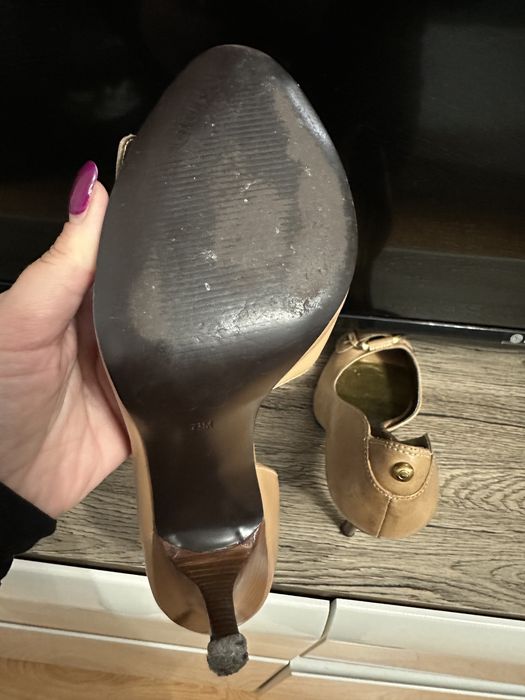 Buty guess.