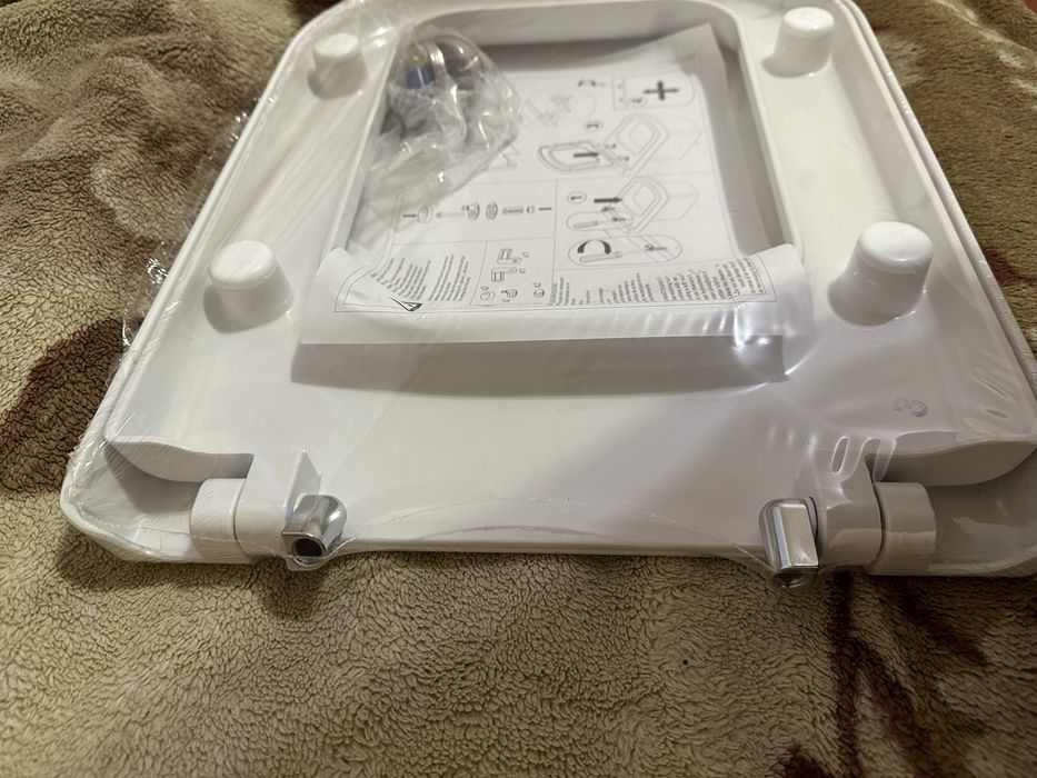 Кришка для унітазу Dinoplast Soft Close