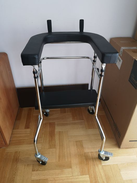 Chodzik, balkonik, podpórka, typu Ambona
