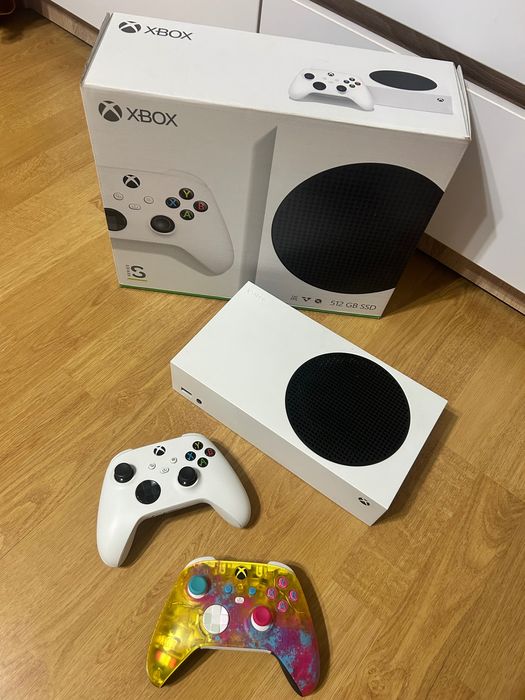 Xbox Series S 512GB з двома контролерами у відмінному стані