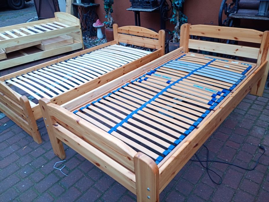 Łóżko jednoosobowe sosnowe