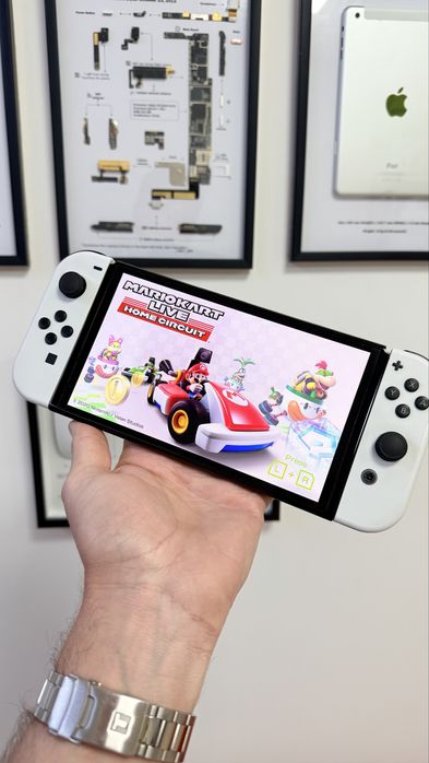 Nintendo Switch OLED стан НОВОЇ, повний заводський комплект!