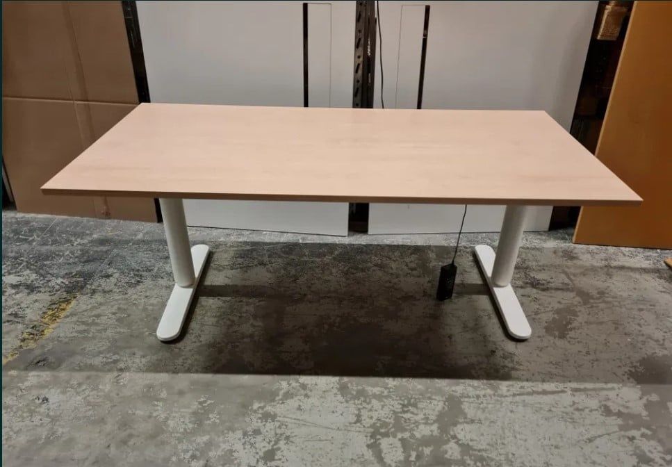 Biurko regulowane elektrycznie BEKANT /GALANT ** blat gratis**