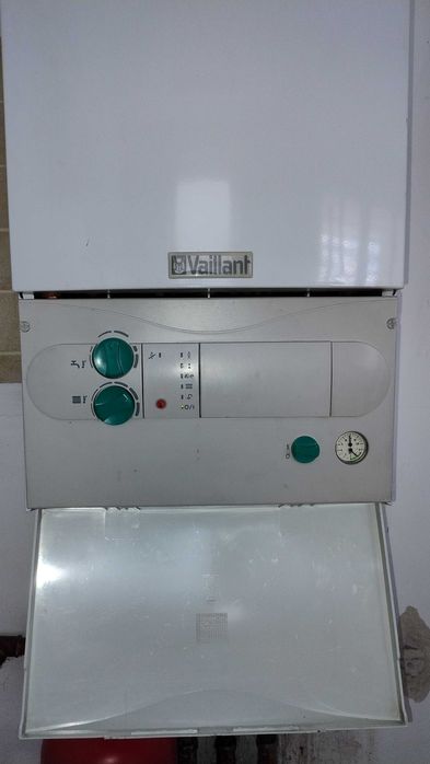 Kocioł piec dwufunkcyjny Vaillant VUW PL 242-3H  i calorMATIC 330