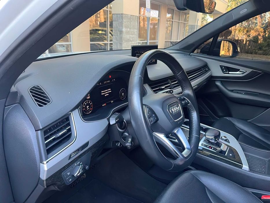 Audi Q7      2019